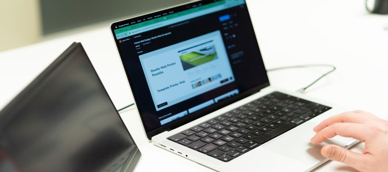 Cómo corregir un slider de logotipos que se corta en escritorio y móvil